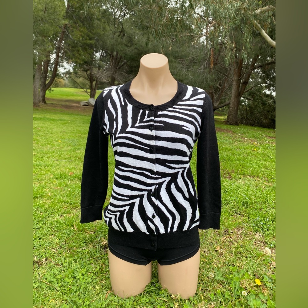 Talbots ~X-Small button up 3/4 sleeve Zebra print cardigan